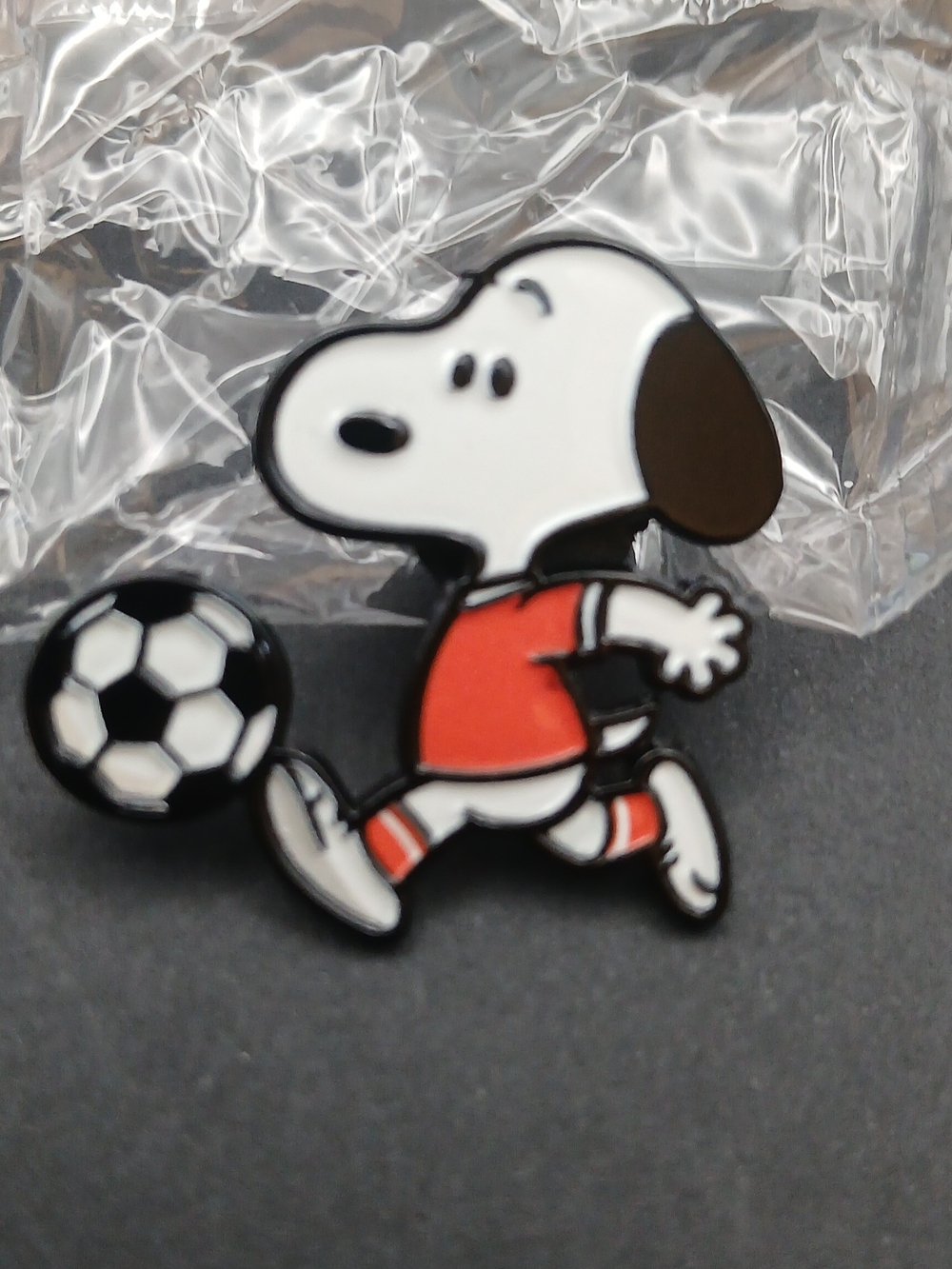 Snoopy Soccer Enamel Pin - Jersey